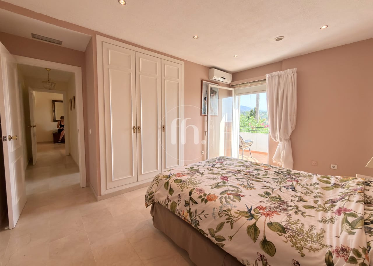 Spacious ground floor apartment with open views in Estepona Golf - Image 12