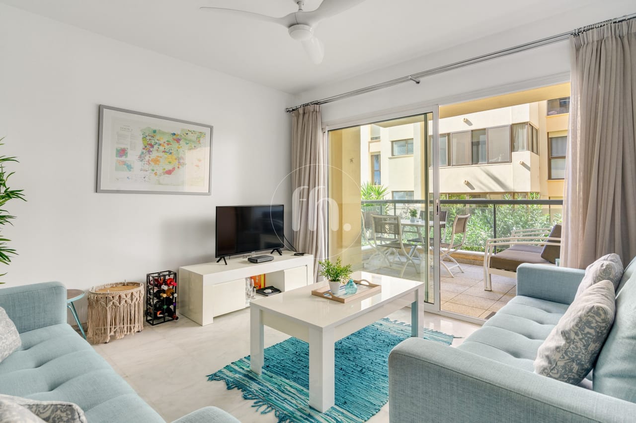 Superb frontline beach apartment for sale in El Coral Estepona, Playa del Cristo - Image 9