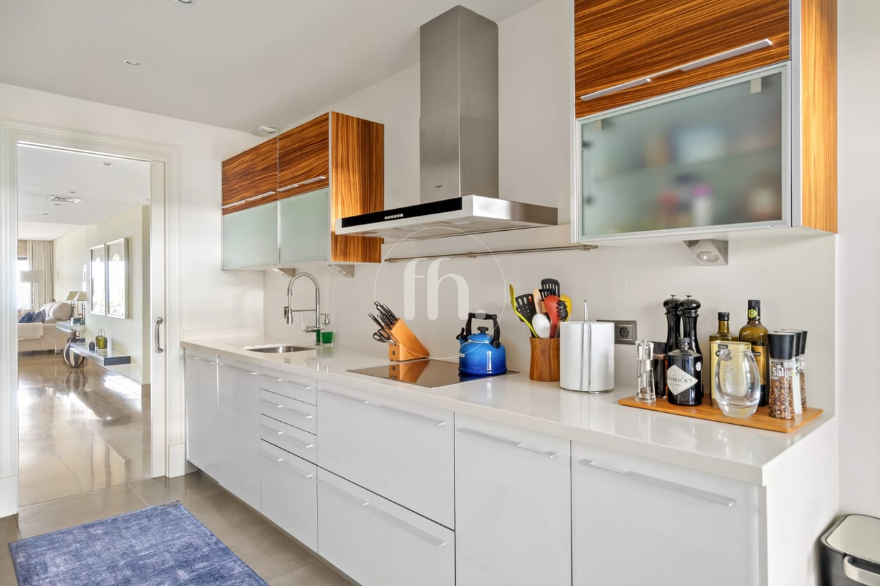 Apartamento con vistas al mar en Doncella Beach, Estepona - Image 8