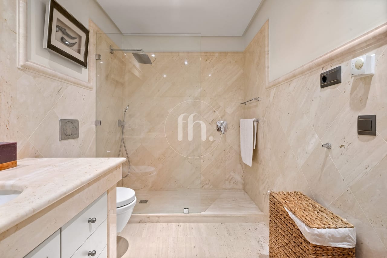 Apartamento con vistas al mar en Doncella Beach, Estepona - Image 19
