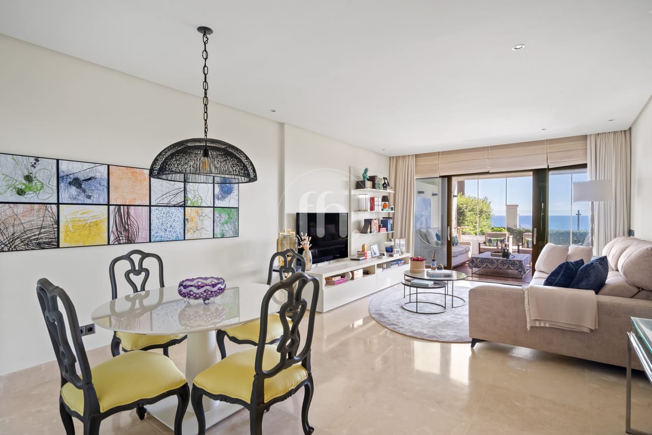 Apartamento con vistas al mar en Doncella Beach, Estepona - Image 11