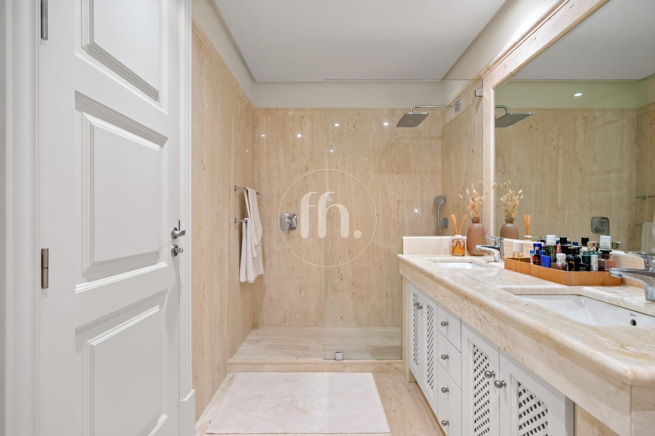 Apartamento con vistas al mar en Doncella Beach, Estepona - Image 24