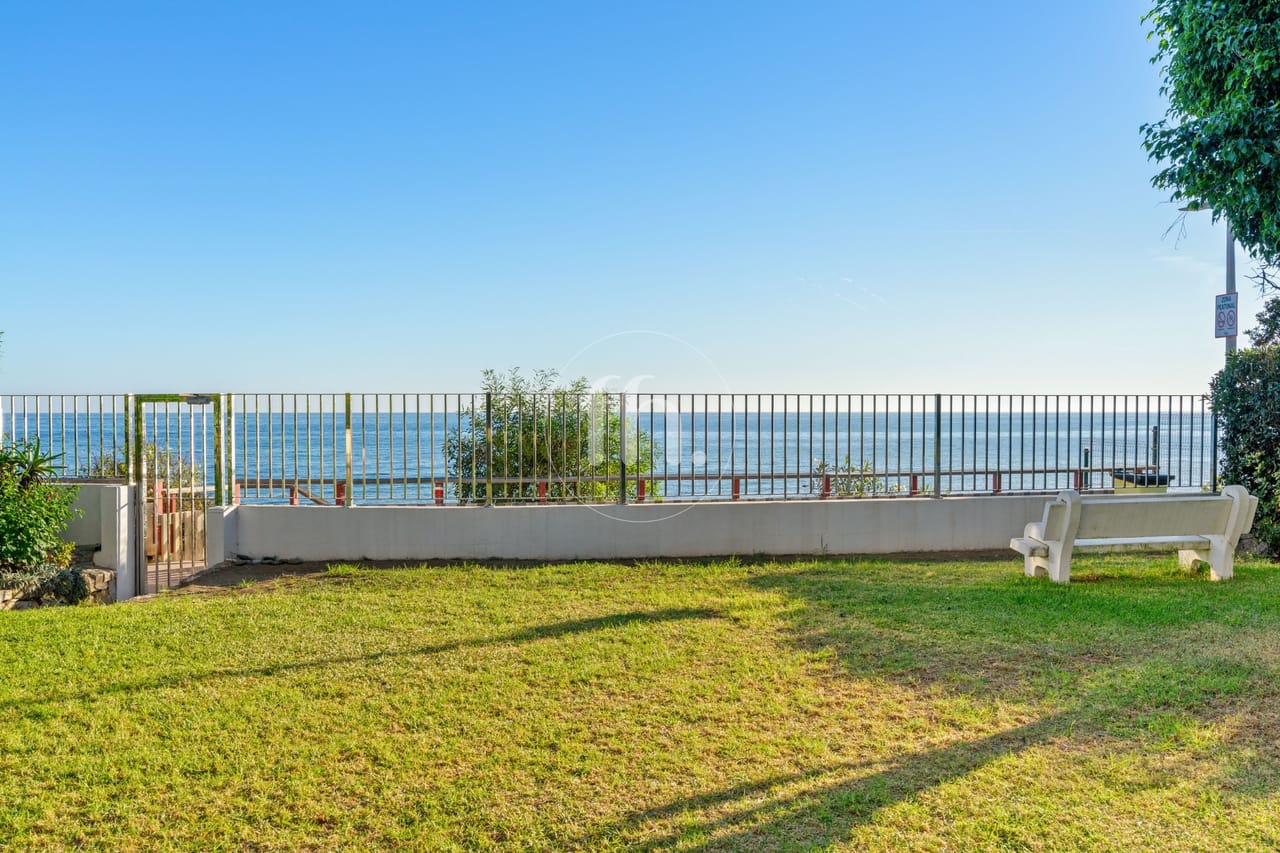 Stunning Beachside Townhouse in Laguna Beach, Estepona - Image 31