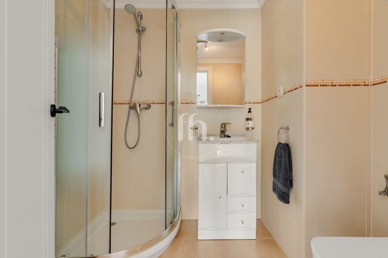Stunning Beachside Townhouse in Laguna Beach, Estepona - Image 26