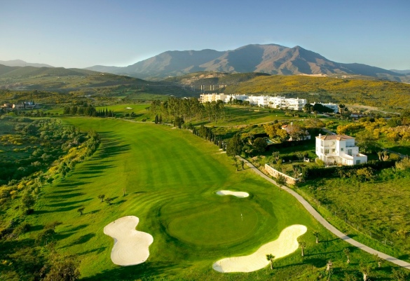 golf estepona property